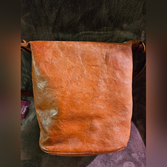 Il Bisonte Genuine Leather Crossbody In Warm Brown - Picture 5 of 10